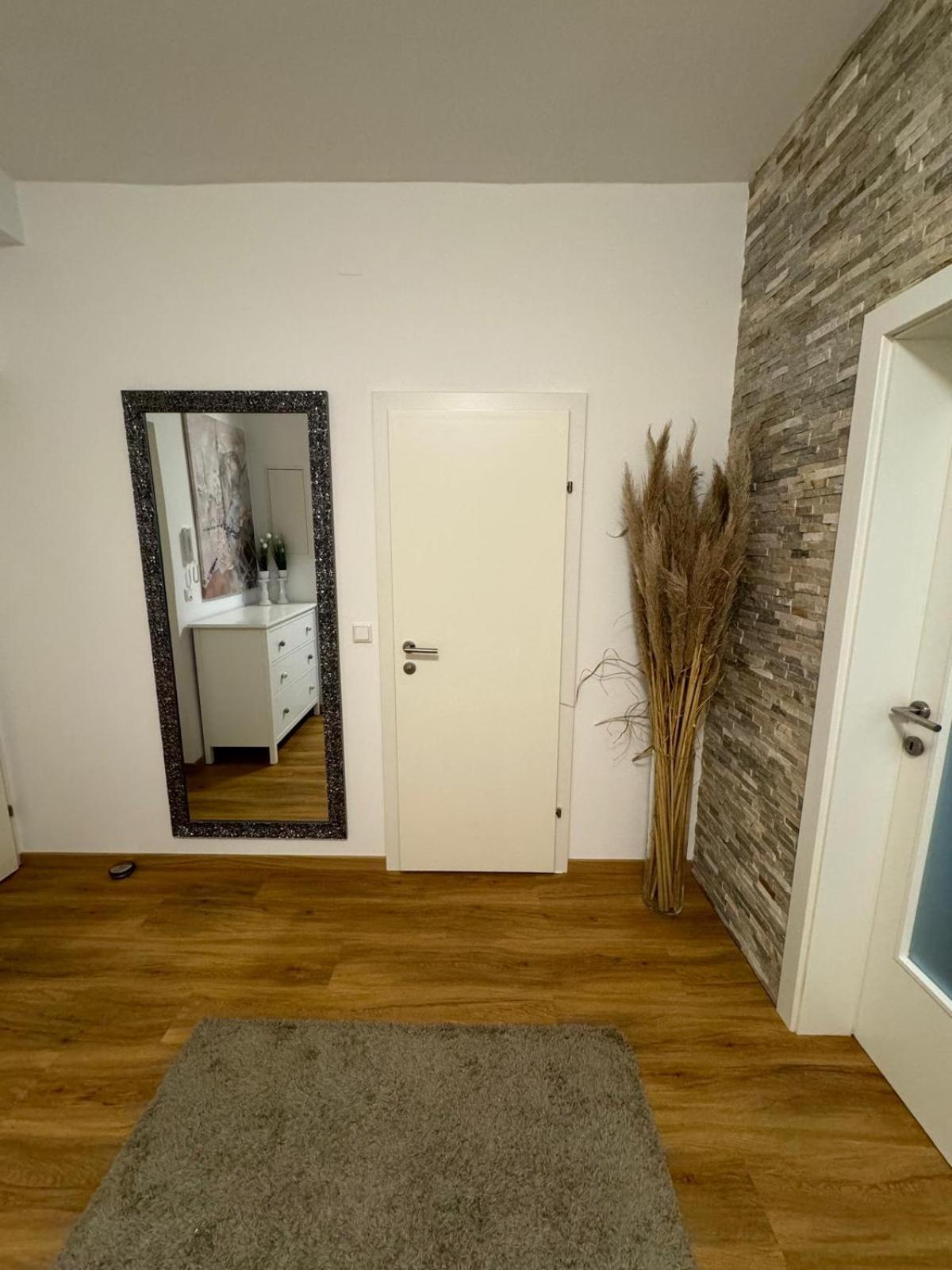 Sunny&elegant apartament in central location Graz Esterno foto